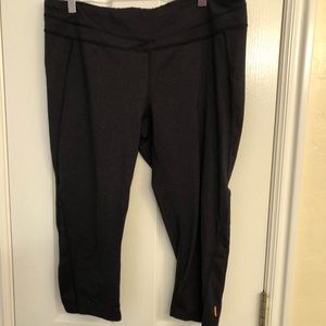 Lucy gray powermax cropped legging XL